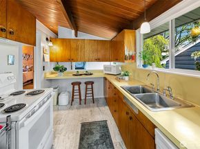 13739 36th Avenue NE, Seattle WA 98125