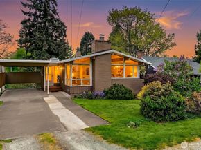 13739 36th Avenue NE, Seattle WA 98125