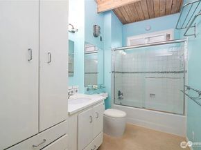 311 NE 95th St, Seattle WA 98115