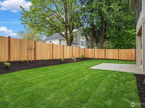 1032 107th Avenue SE, Bellevue WA 98004