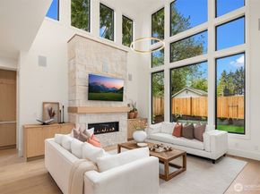 1032 107th Avenue SE, Bellevue WA 98004