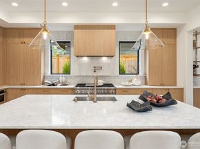 1032 107th Avenue SE, Bellevue WA 98004
