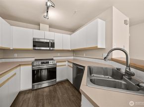 11130 SE 208th Street E201, Kent WA 98031