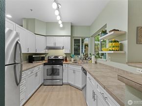 3918 243rd Place SE F204, Bothell WA 98021