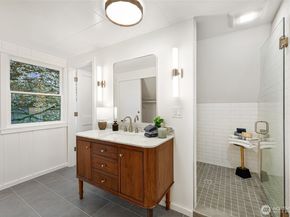 6203 39th Avenue NE, Seattle WA 98115