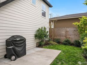 8913 8th Avenue NE, Seattle WA 98115