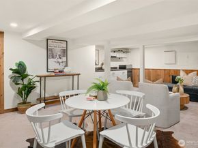8913 8th Avenue NE, Seattle WA 98115