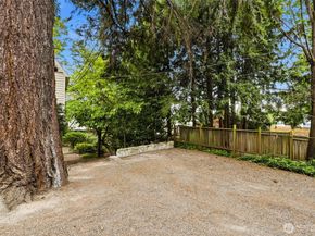 421 N 40th Street, Seattle WA 98103