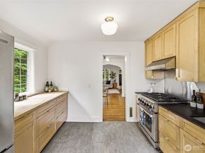 421 N 40th Street, Seattle WA 98103