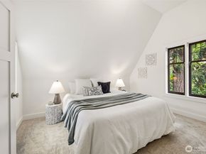 421 N 40th Street, Seattle WA 98103