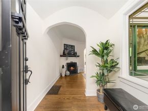 421 N 40th Street, Seattle WA 98103