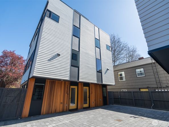 2626 58th Avenue SW A, Seattle WA 98116