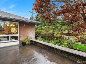 6857 44th Avenue NE, Seattle WA 98115