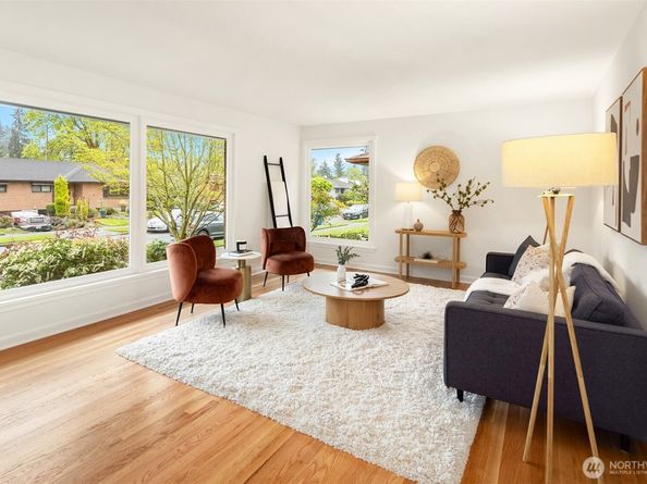 6857 44th Avenue NE, Seattle WA 98115
