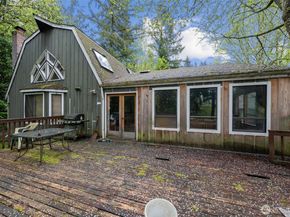 611 208th Avenue SE, Sammamish WA 98074