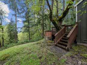 611 208th Avenue SE, Sammamish WA 98074