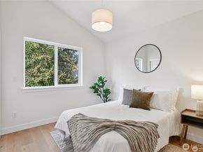 20205 5th Avenue NW, Shoreline WA 98177