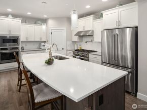 1442 241st Pl SE, Bothell WA 98021