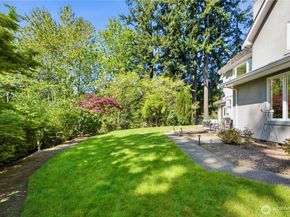 15885 SE 62nd St, Bellevue WA 98006
