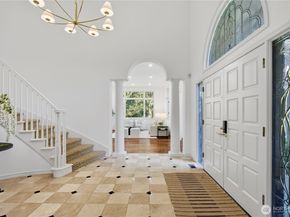 15885 SE 62nd St, Bellevue WA 98006