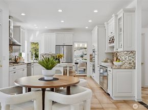 15885 SE 62nd St, Bellevue WA 98006