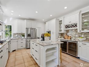 15885 SE 62nd St, Bellevue WA 98006