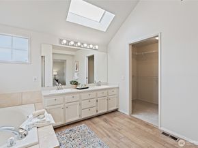 21427 129th Place SE, Kent WA 98031