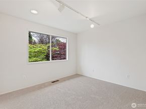 21427 129th Place SE, Kent WA 98031