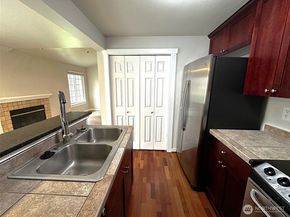 1808 S 284th Lane E203, Federal Way WA 98003