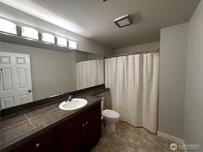 1808 S 284th Lane E203, Federal Way WA 98003