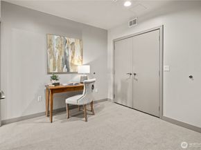 10650 NE 9th Place 1925, Bellevue WA 98004