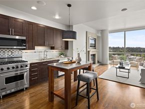 10650 NE 9th Place 1925, Bellevue WA 98004
