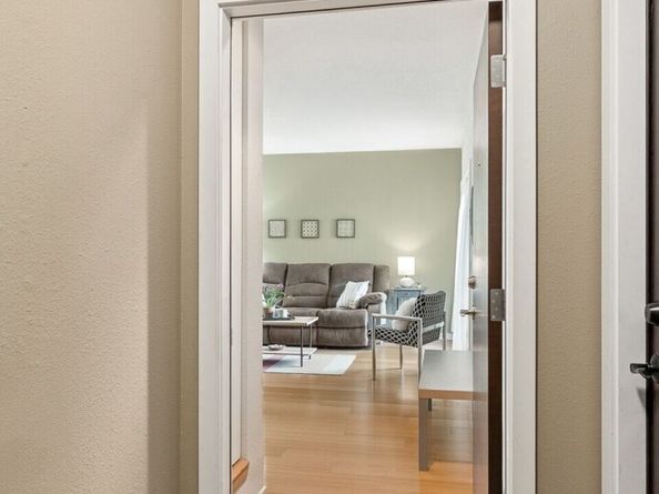 6547 42nd Avenue SW 205, Seattle WA 98136