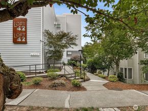 6547 42nd Avenue SW 205, Seattle WA 98136