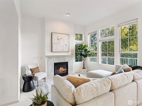 5208 236th Place SE 213, Issaquah WA 98029