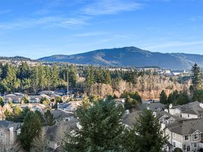 5208 236th Place SE 213, Issaquah WA 98029
