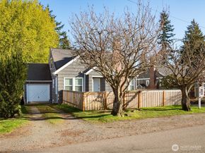 9716 Dayton Avenue N, Seattle WA 98103