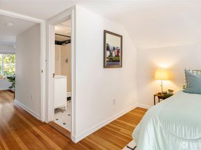 9716 Dayton Avenue N, Seattle WA 98103