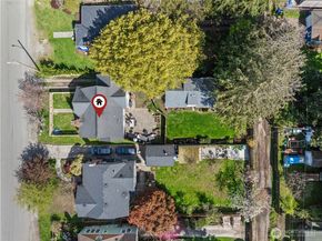 9716 Dayton Avenue N, Seattle WA 98103