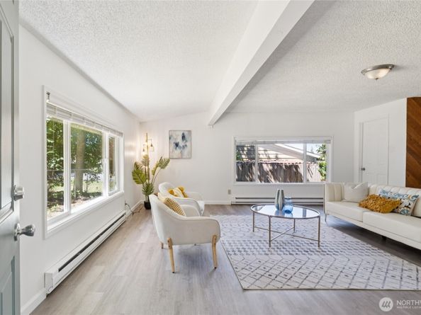 19520 Grannis Road, Bothell WA 98012