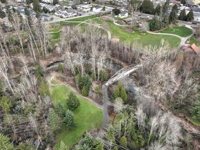 250 NW Dogwood Street E102, Issaquah WA 98027