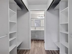 250 NW Dogwood Street E102, Issaquah WA 98027