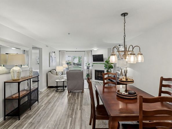 250 NW Dogwood Street E102, Issaquah WA 98027