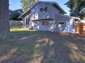 12227 NE 137th Place, Kirkland WA 98034