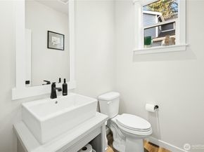 1767 NE Crystallia Court, Poulsbo WA 98370