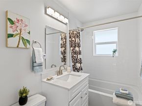 5503 33rd Avenue S, Seattle WA 98118