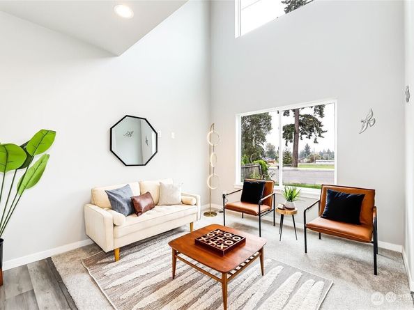 846 SW 136th 1, Burien WA 98166