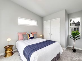 846 SW 136th 1, Burien WA 98166