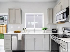 846 SW 136th 1, Burien WA 98166