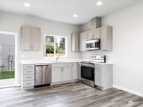 846 SW 136th 1, Burien WA 98166